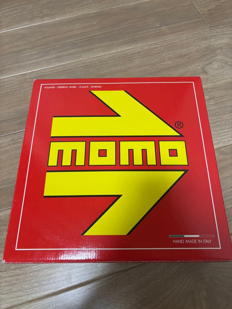 MOMO ステアリング　ヴェローチェレーシング　35φ