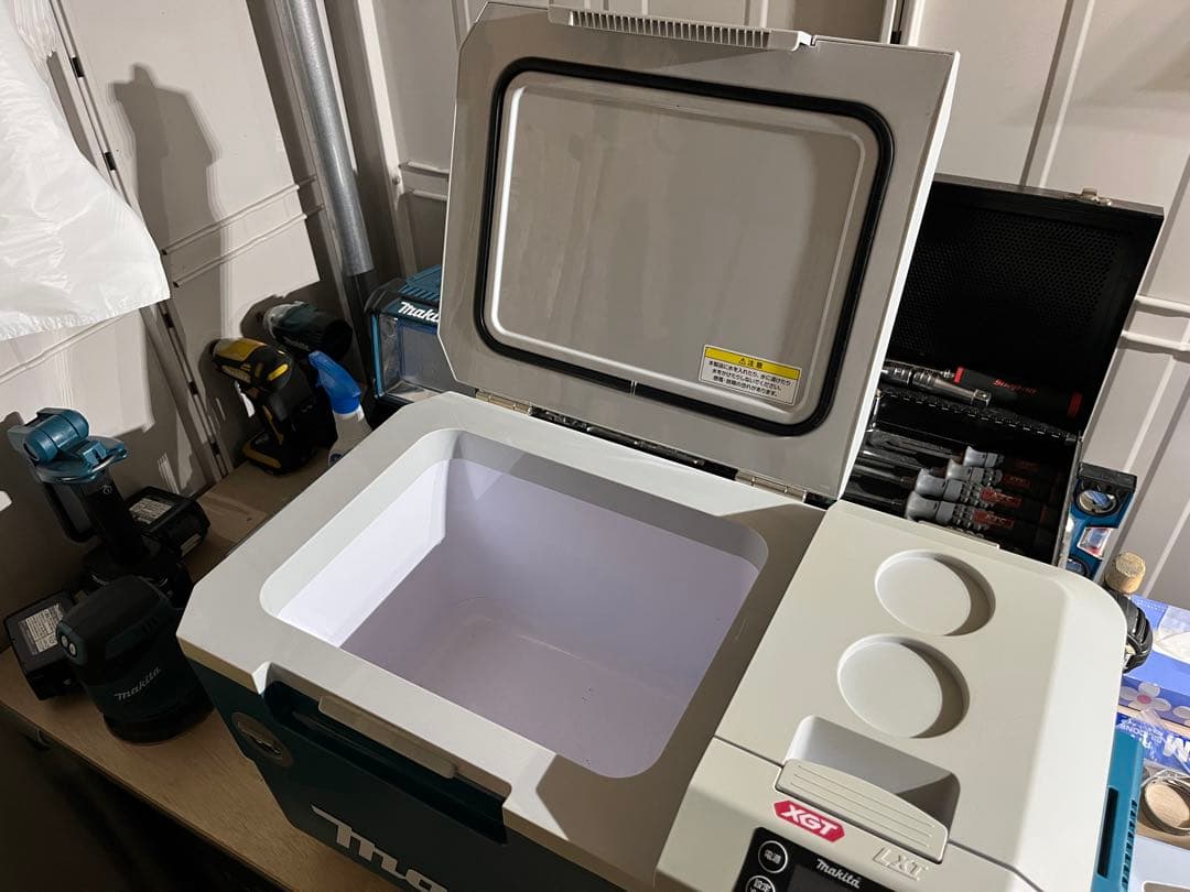 Makita CW001G 18V 40Vmax 充電式保冷温庫