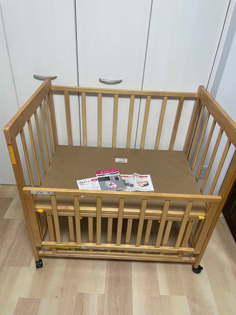 【取説付き送料込み】ベビーベッドミニ　　西松屋　ヤトミ　木製　NEタイプ