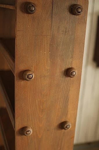 古い木製の収納棚　6段　くさび式本棚　食器棚　オープンラック　古家具　古道具