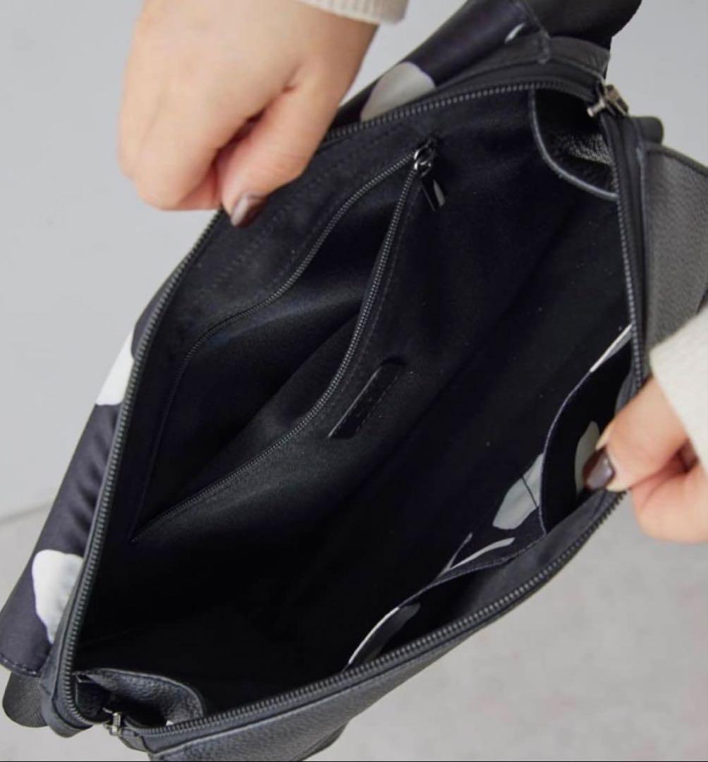 【完売】ear PAPILLONNER 柄ワイドテープショルダーバッグ 黒