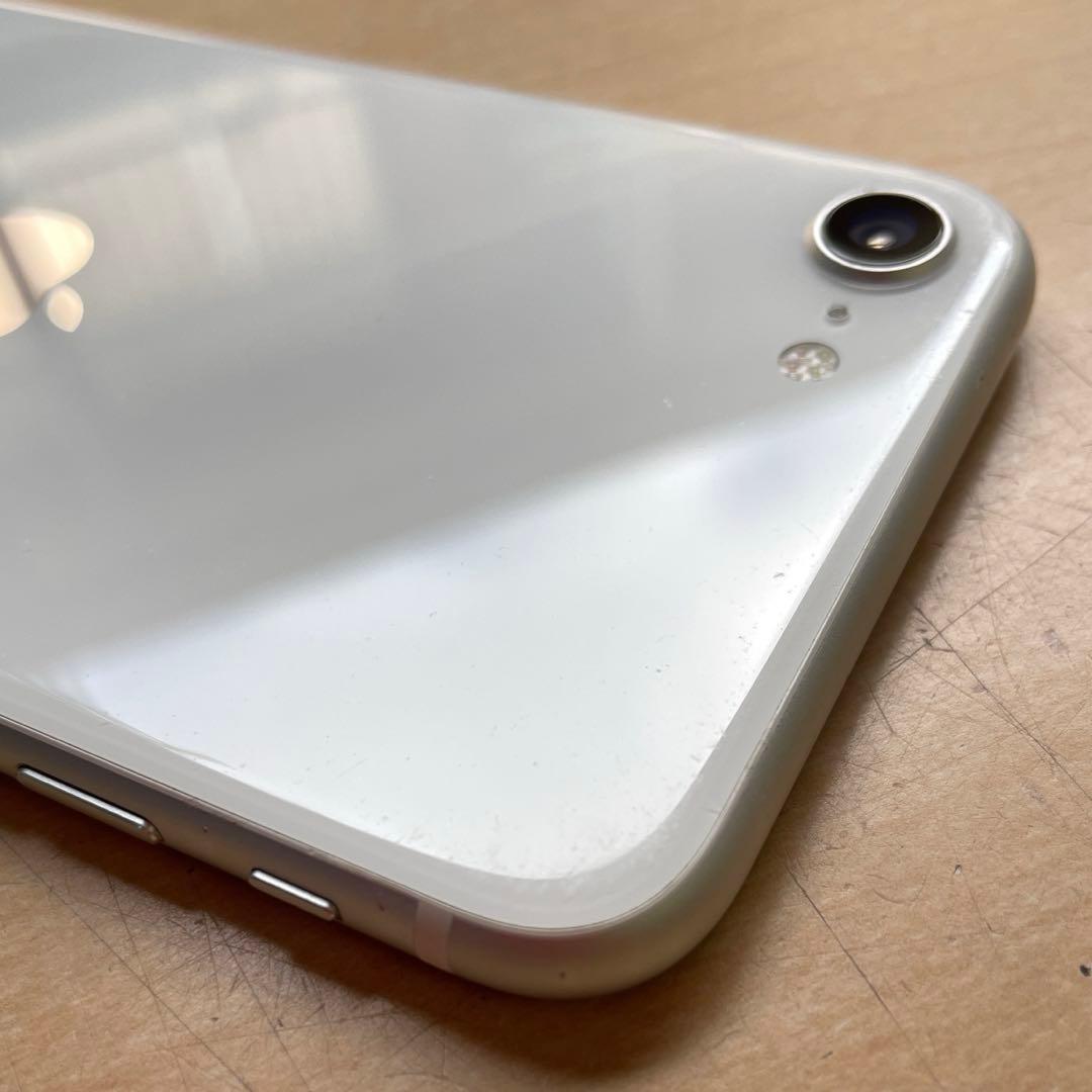 iPhone SE 第2世代　ホワイト　64GB A2296