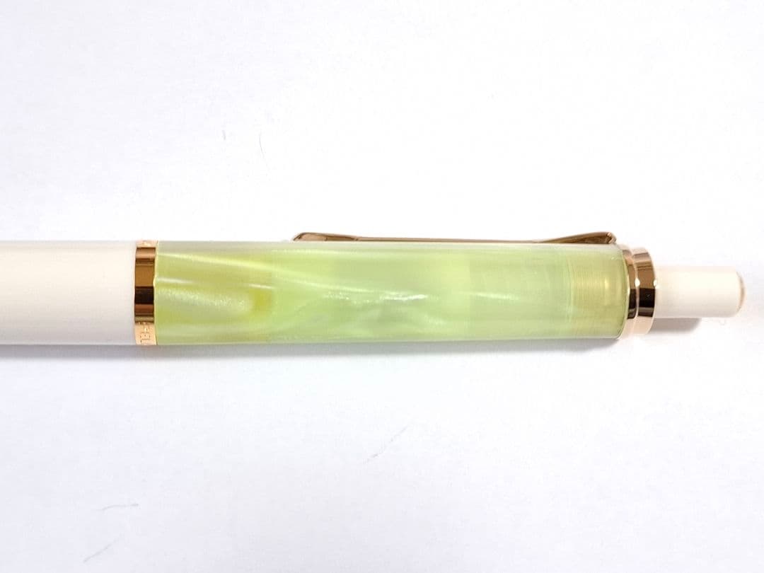 未使用　限定400本　PELICAN　ボールペン　K200　パステルグリーン