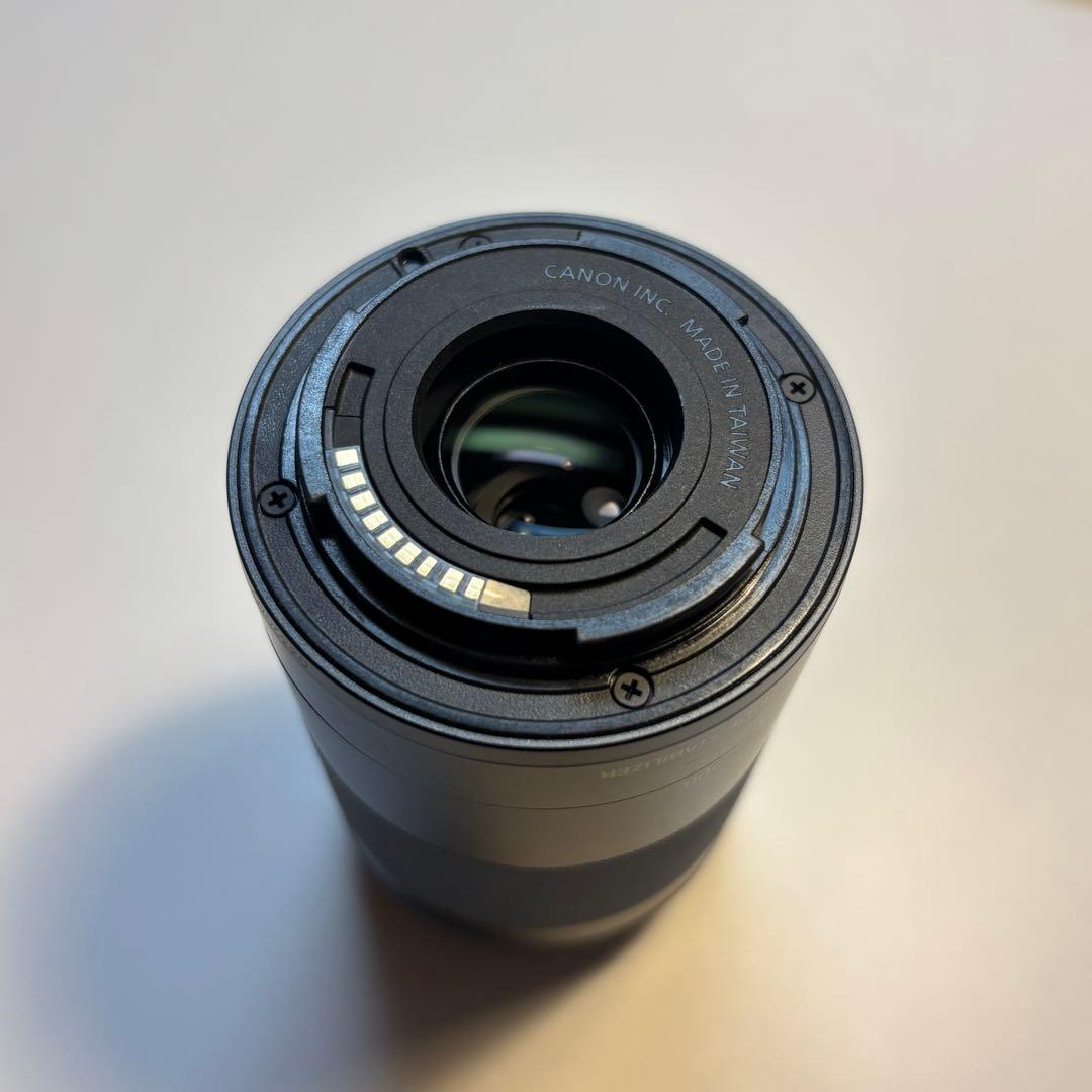 Canon EOS Kiss M ダブルズームキット ミラーレス一眼