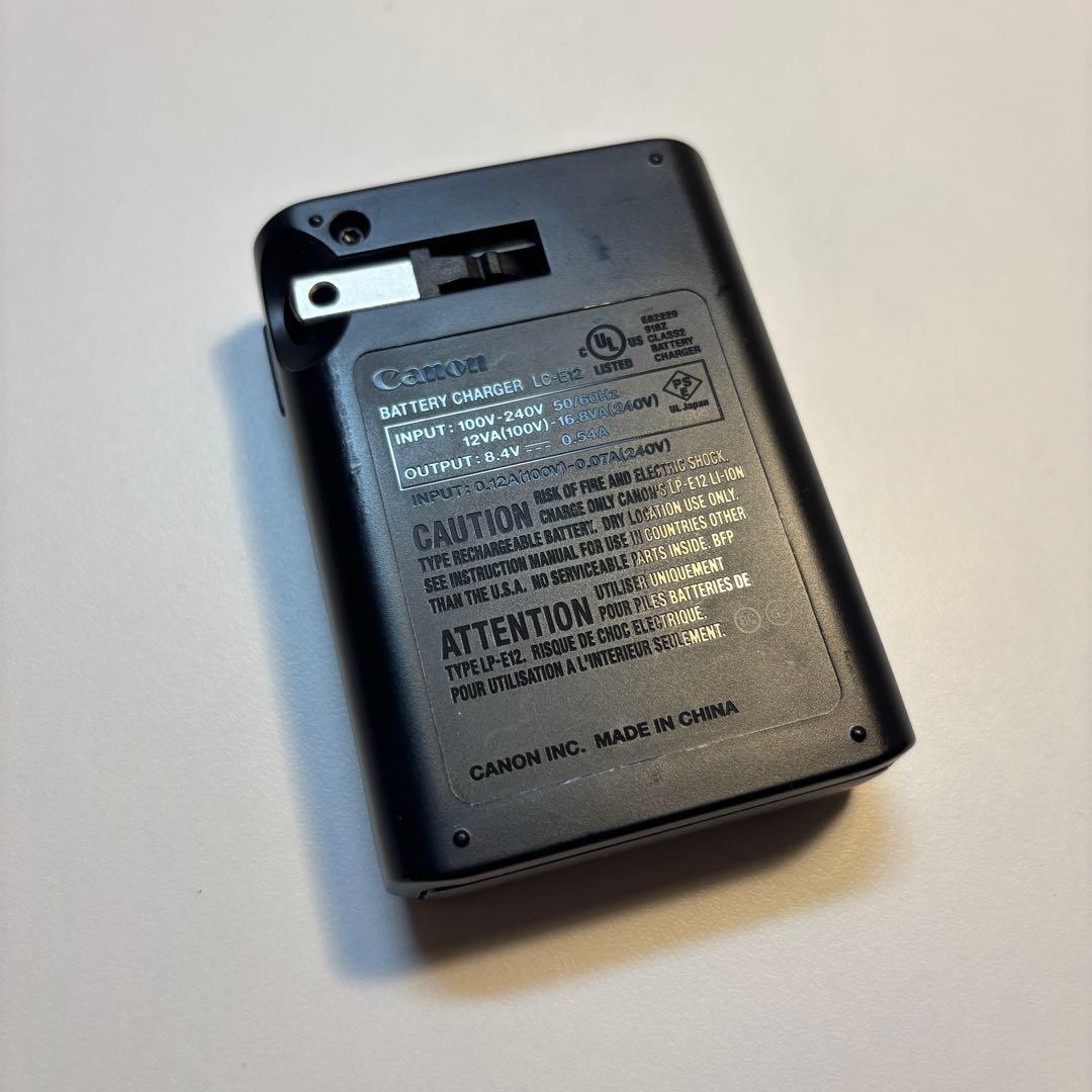 Canon EOS Kiss M ダブルズームキット ミラーレス一眼