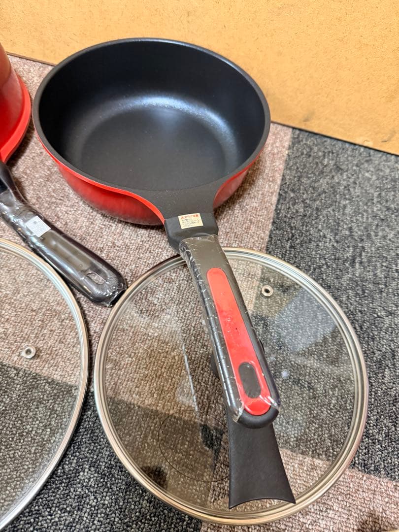 未使用　Bellfina 赤色のノンスティック鍋とフライパン　3点セット