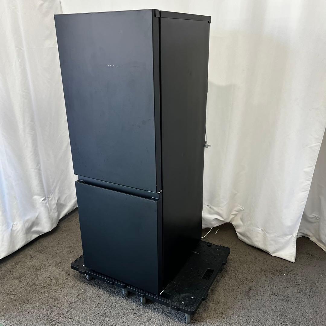 131⭕️【25年製】冷蔵庫　小型　パナソニック　美品　マット　黒　安い　設置無料