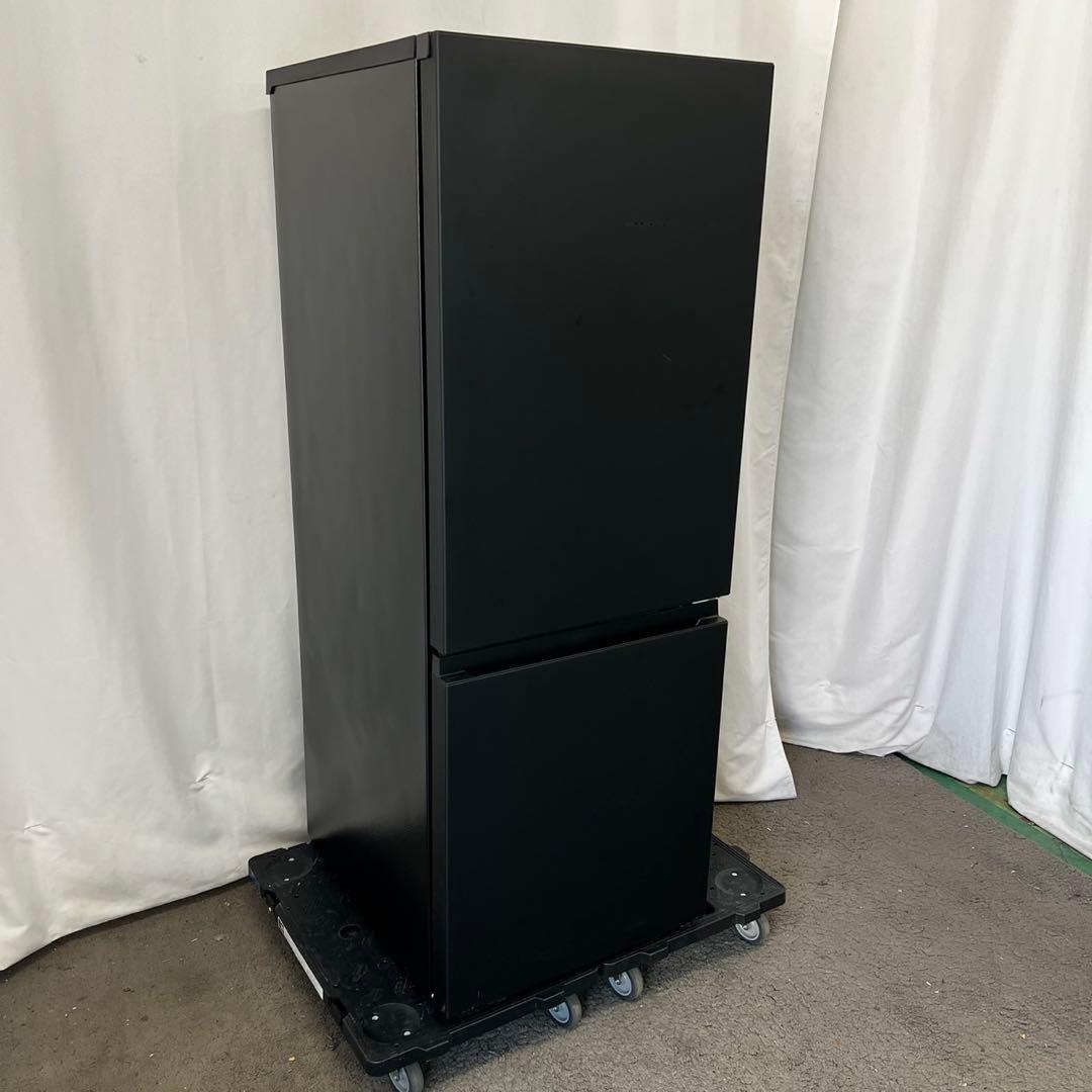 131⭕️【25年製】冷蔵庫　小型　パナソニック　美品　マット　黒　安い　設置無料