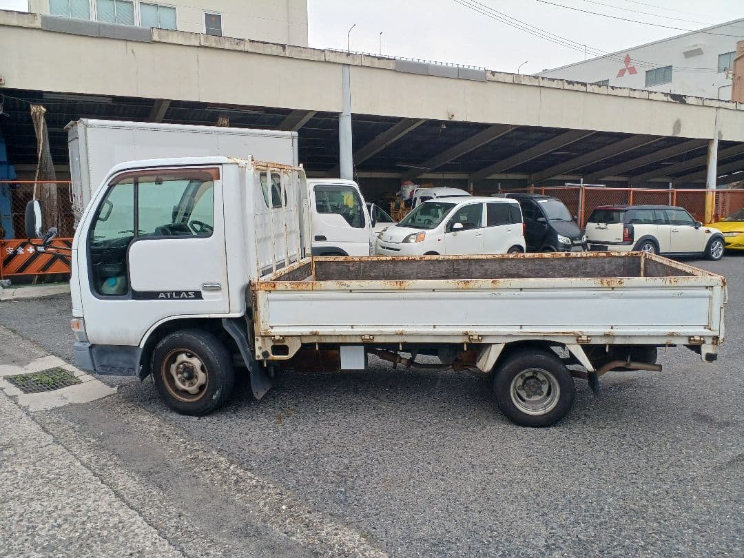 神戸発　アトラストラック1.5トン低床ロング　オートマ　ガソリン
