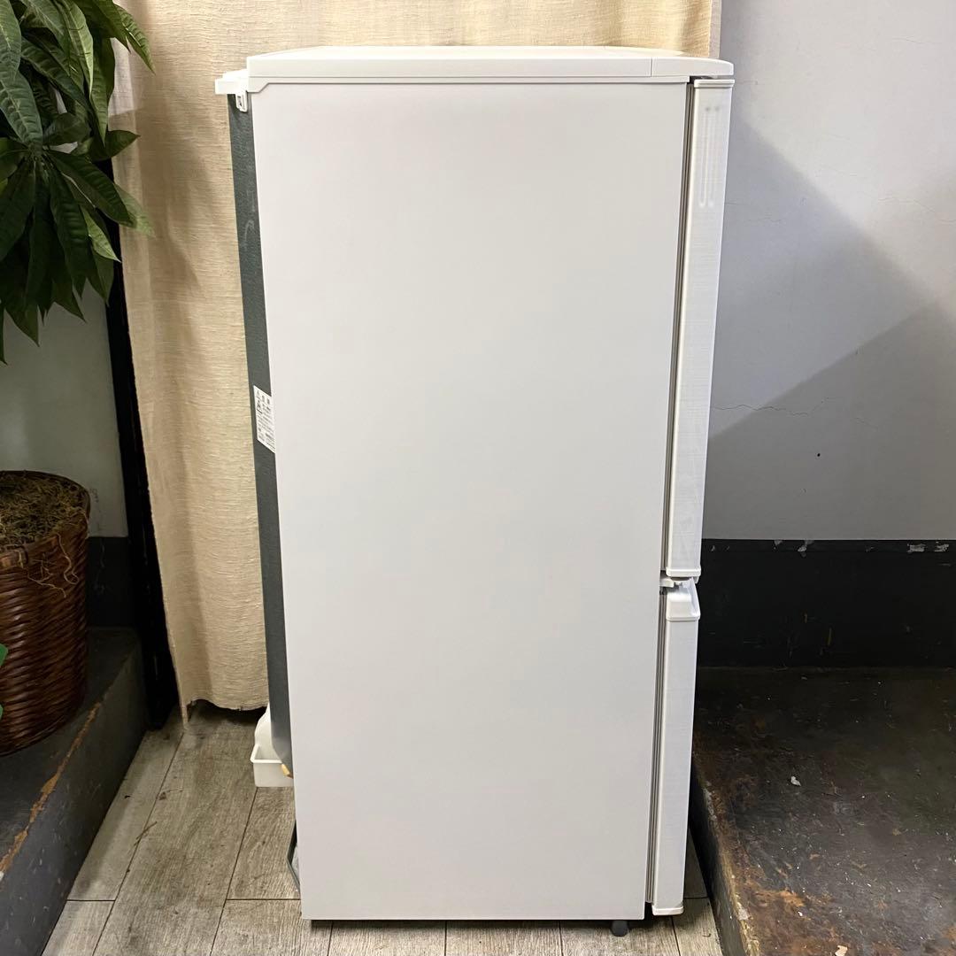 一人暮らしにちょうどいい！どっちも付け替えドア！2ドア冷凍冷蔵庫137L