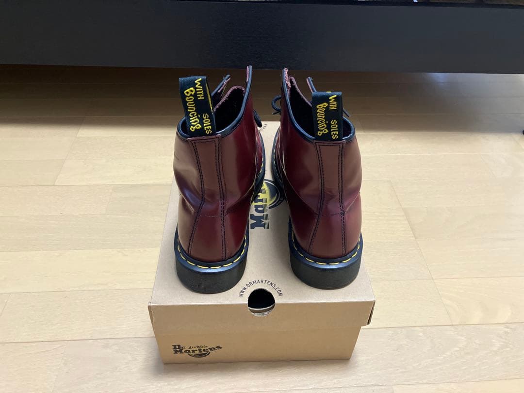 Dr. Martens 8ホールブーツ