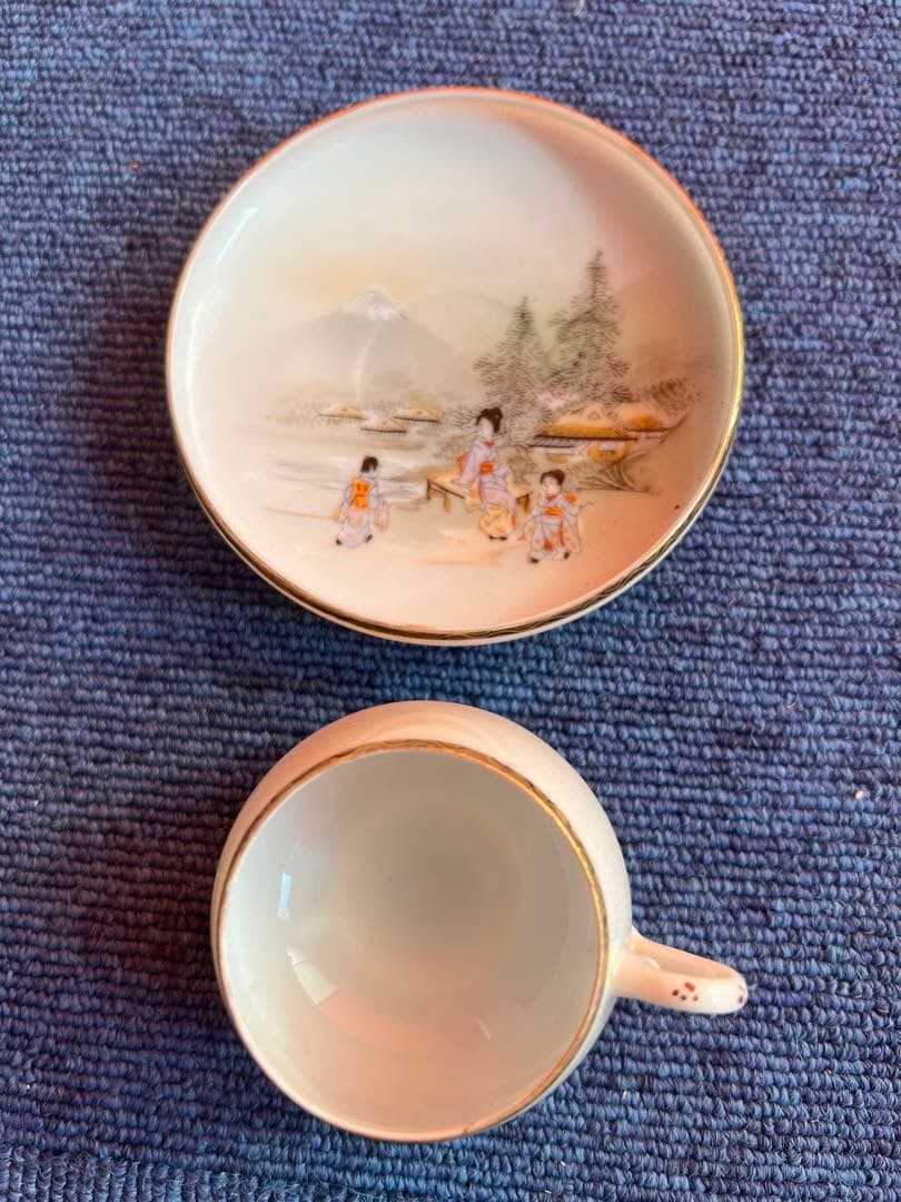 964  明治期　英国里帰り品　色絵陽刻美人富士文卵殻手　カップ＆ソーサー