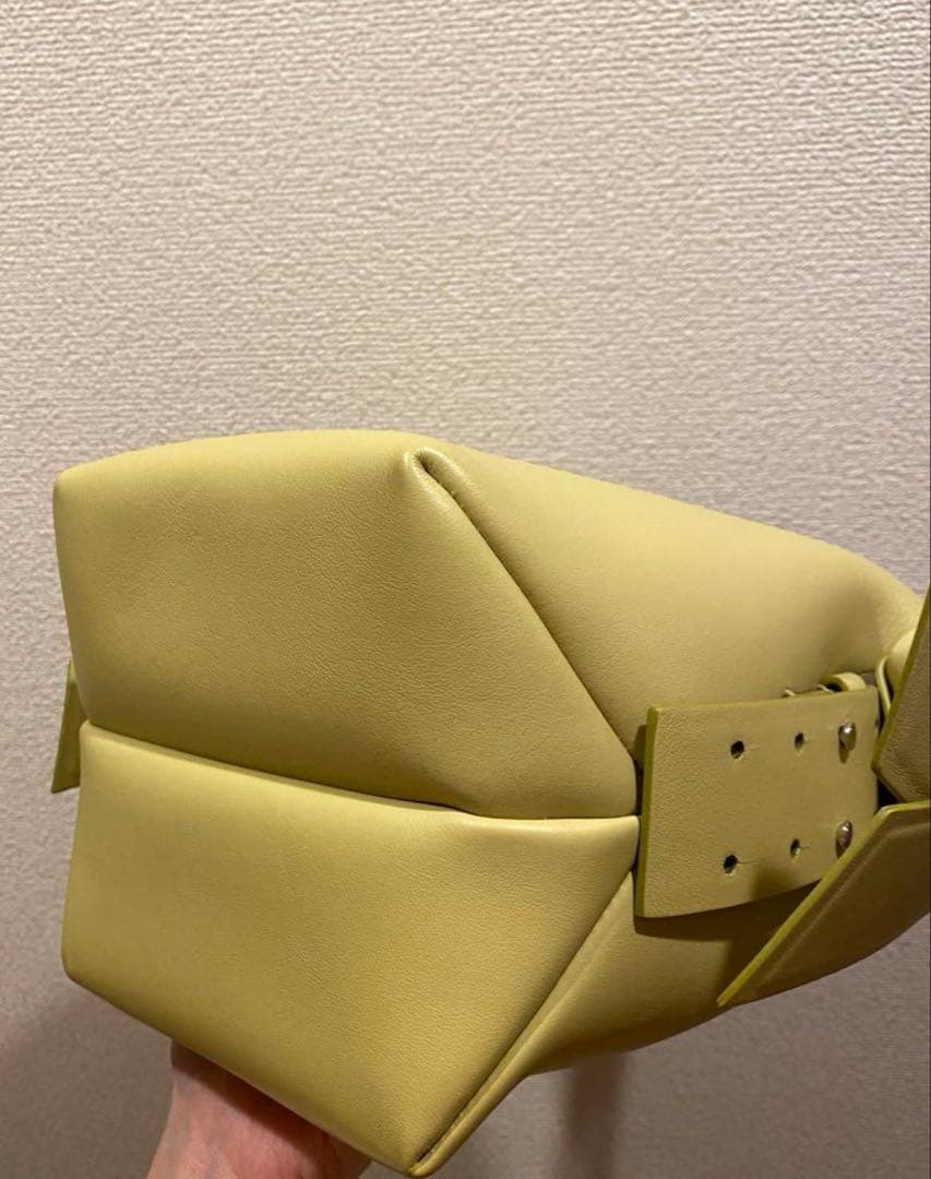 Acne Studios MUSUBI ミニショルダーバッグ アップルグリーン