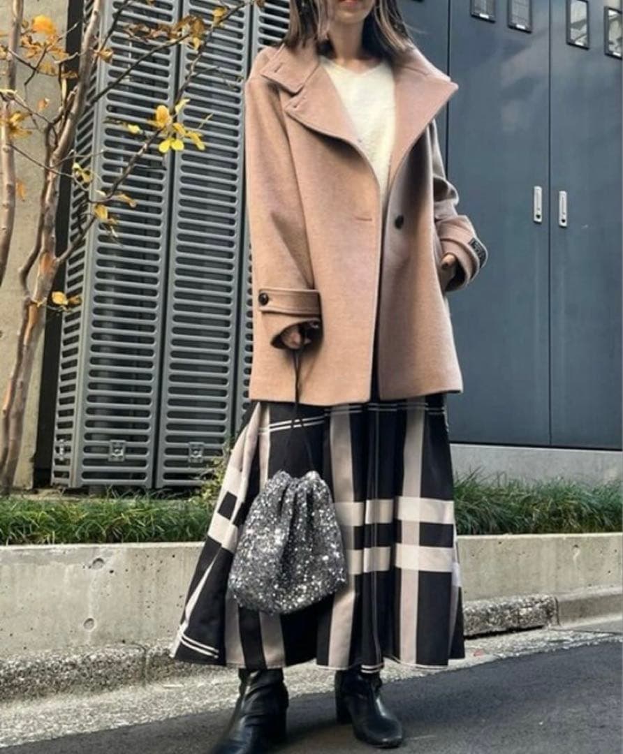 新品【a.v.v】アーヴェヴェ カシミア混 スタンドカラーミディコート サイズM