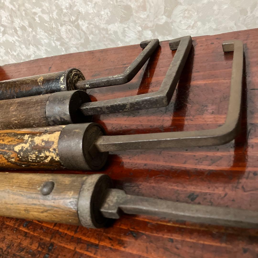 古い蔵戸の「落とし鍵」各種１０点