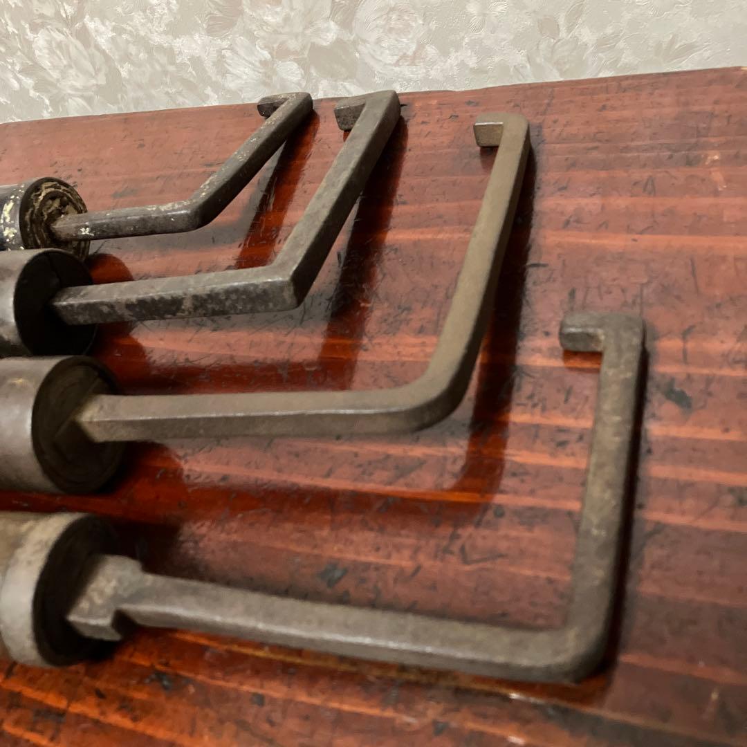 古い蔵戸の「落とし鍵」各種１０点