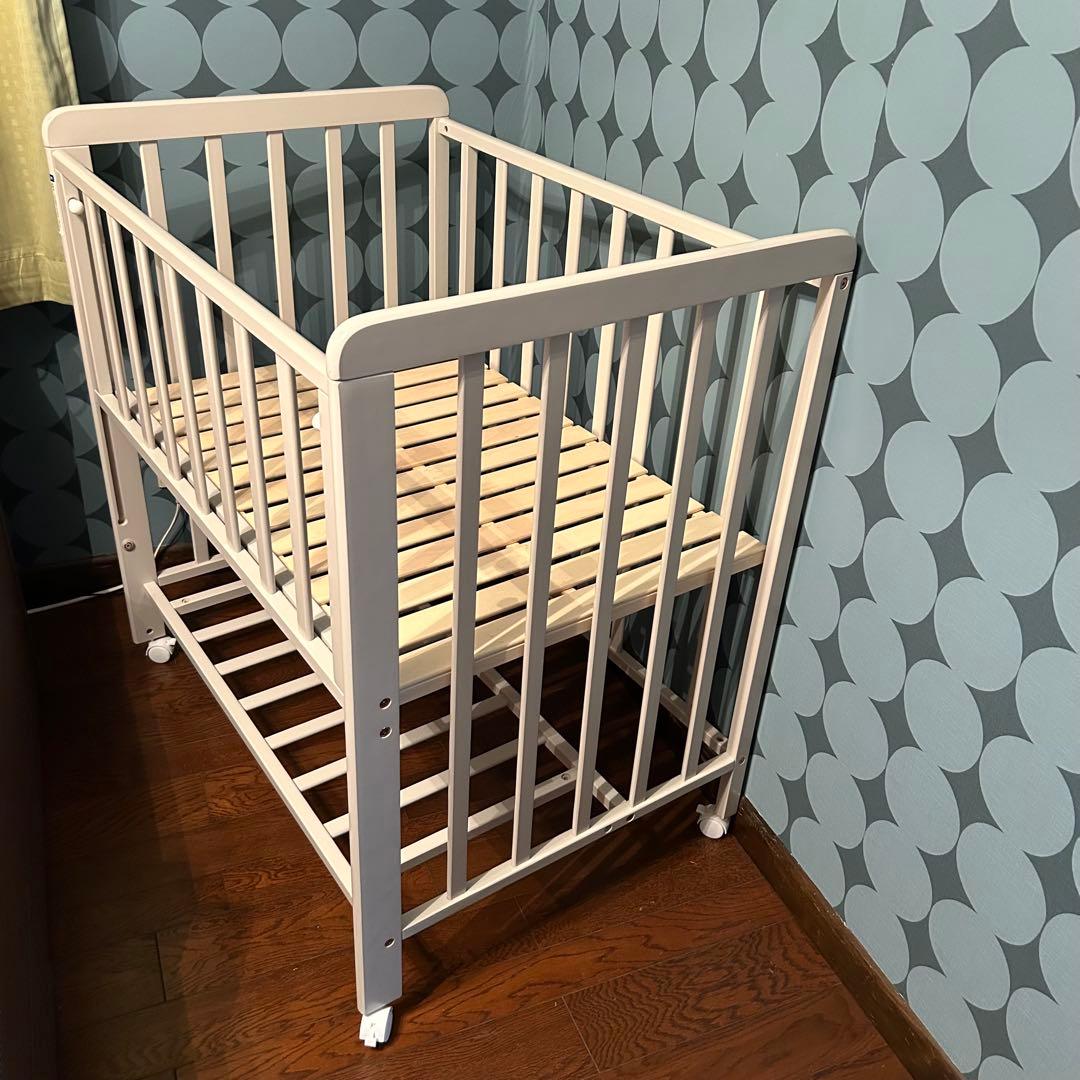 ベビーベッド キャスター付き ホワイト