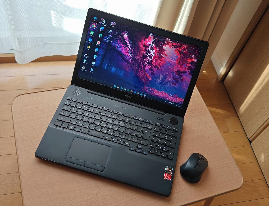 Fujitsuノートパソコン　黒