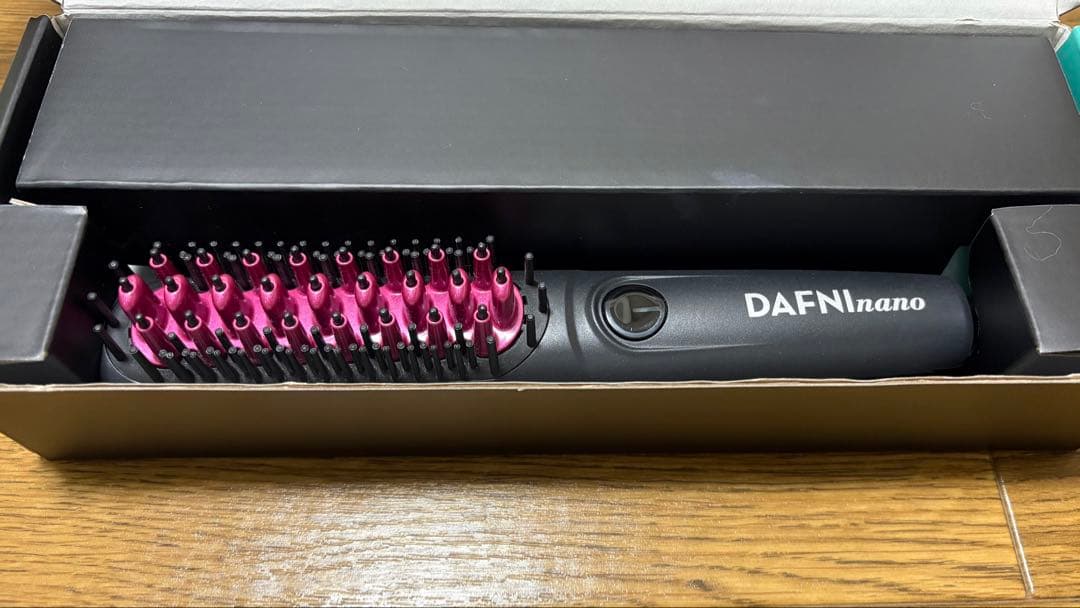 ブラシ型ヘアアイロン ダフニ ナノ DH1.6NP