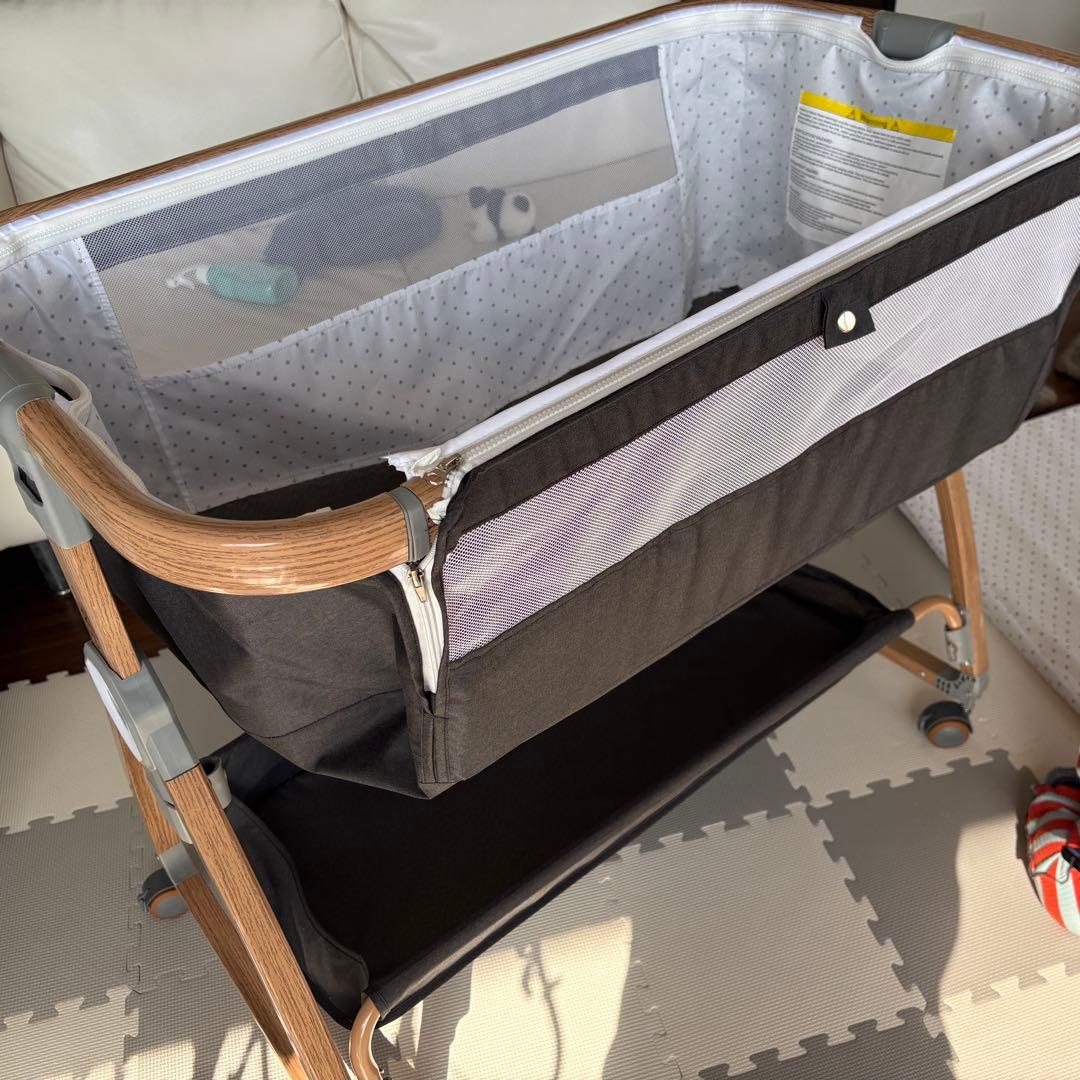 Mozalida折りたたみベビーベッド グレー　メッシュカバー付き
