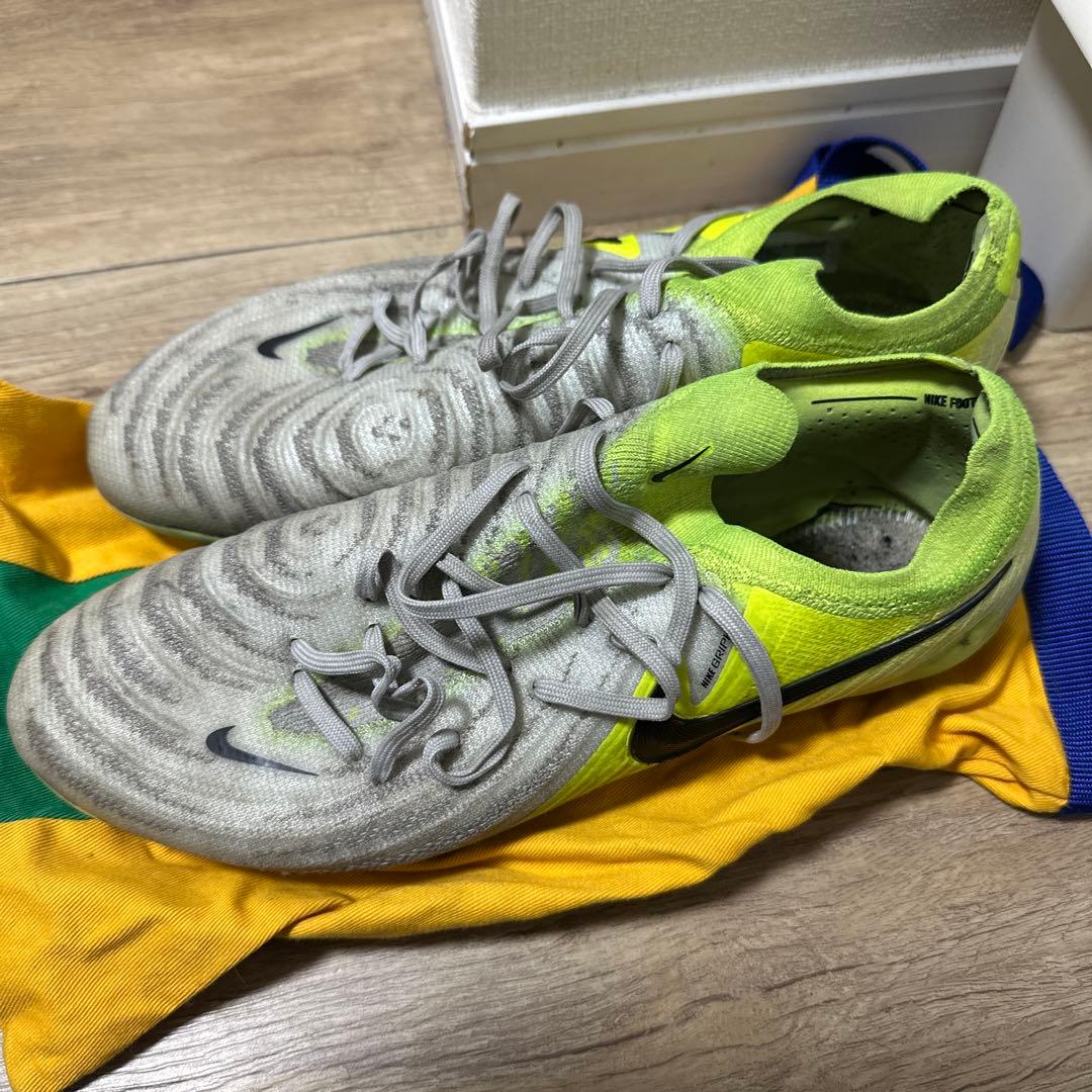 NIKE ファントムGX2 エリート　AG 28