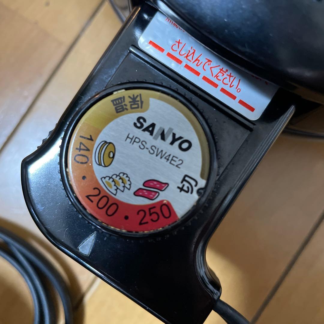 美品！ワイドホットプレートSANYOたこ焼き・焼肉・平面・蒸しHPS-SW4E2