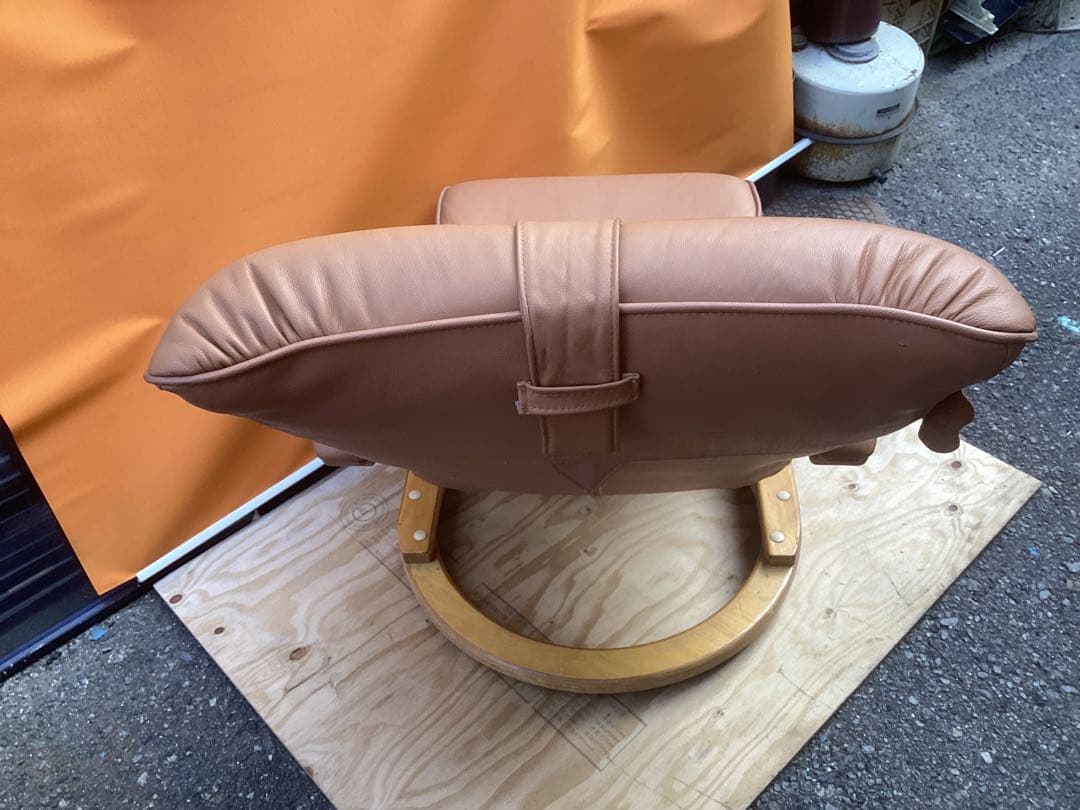 輸入品 高級 革張りリクライニングチェア 360°回転式 中古美品