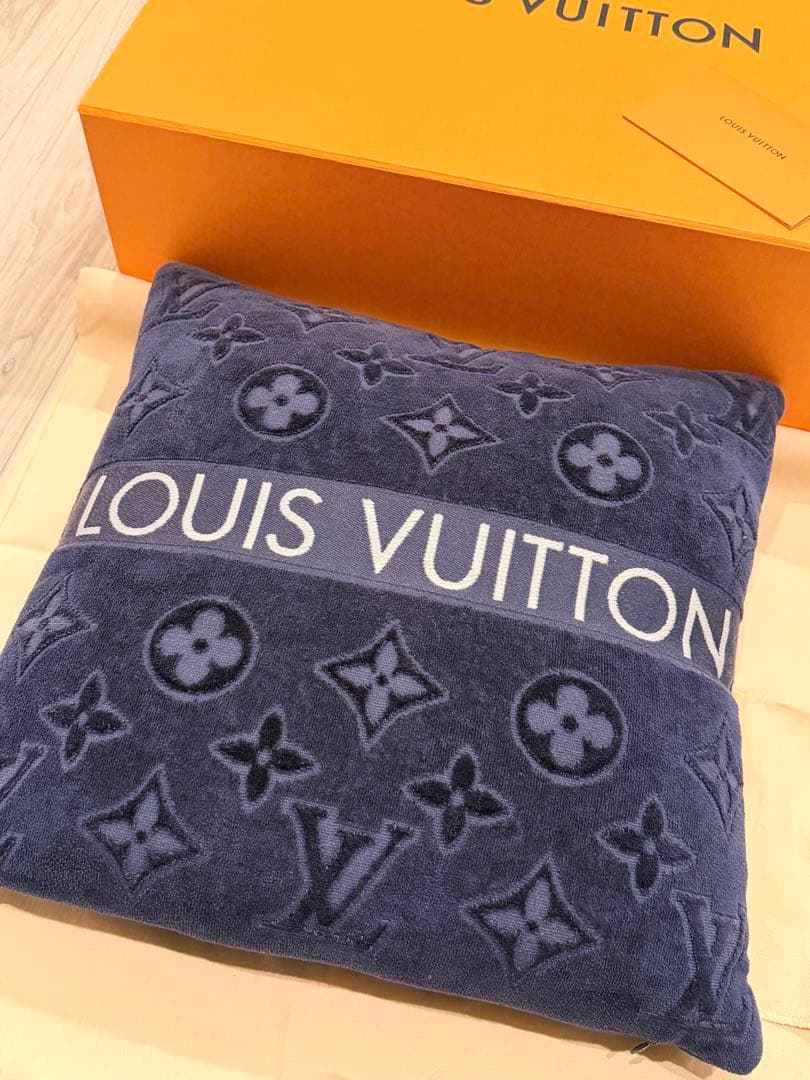 ルイ ヴィトン クッション　バケーション　ネイビー