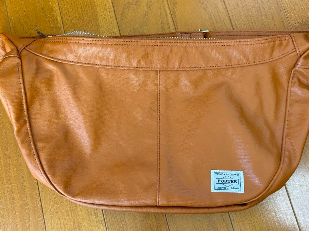 新品同様　廃盤　ポーター　フリースタイル　ショルダーバッグ キャメル　半月型