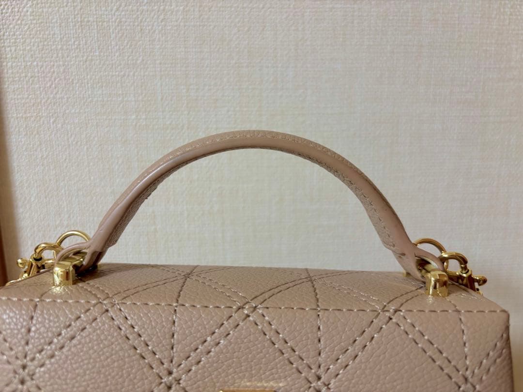 キルティングビジュースタッズポシェット