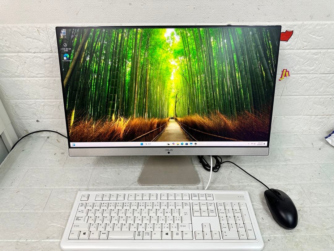 ASUS一体型PC 即使可 LINEとOffice入り