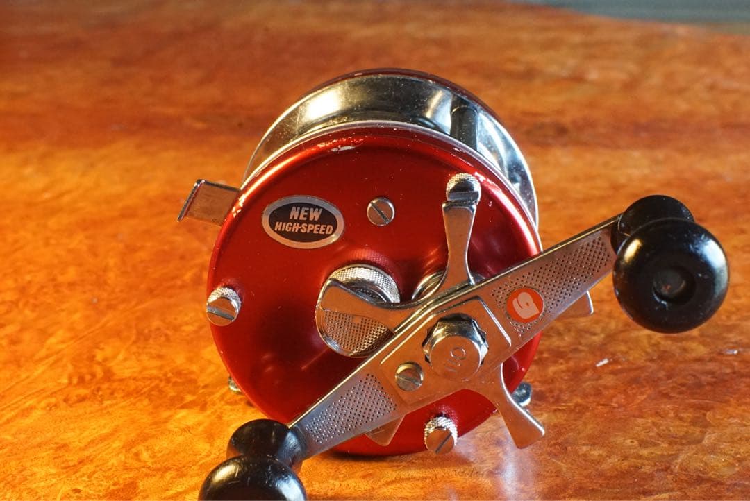 ABU アンバサダー 5500 メンテ済 フレーム修正済 チェリーレッド