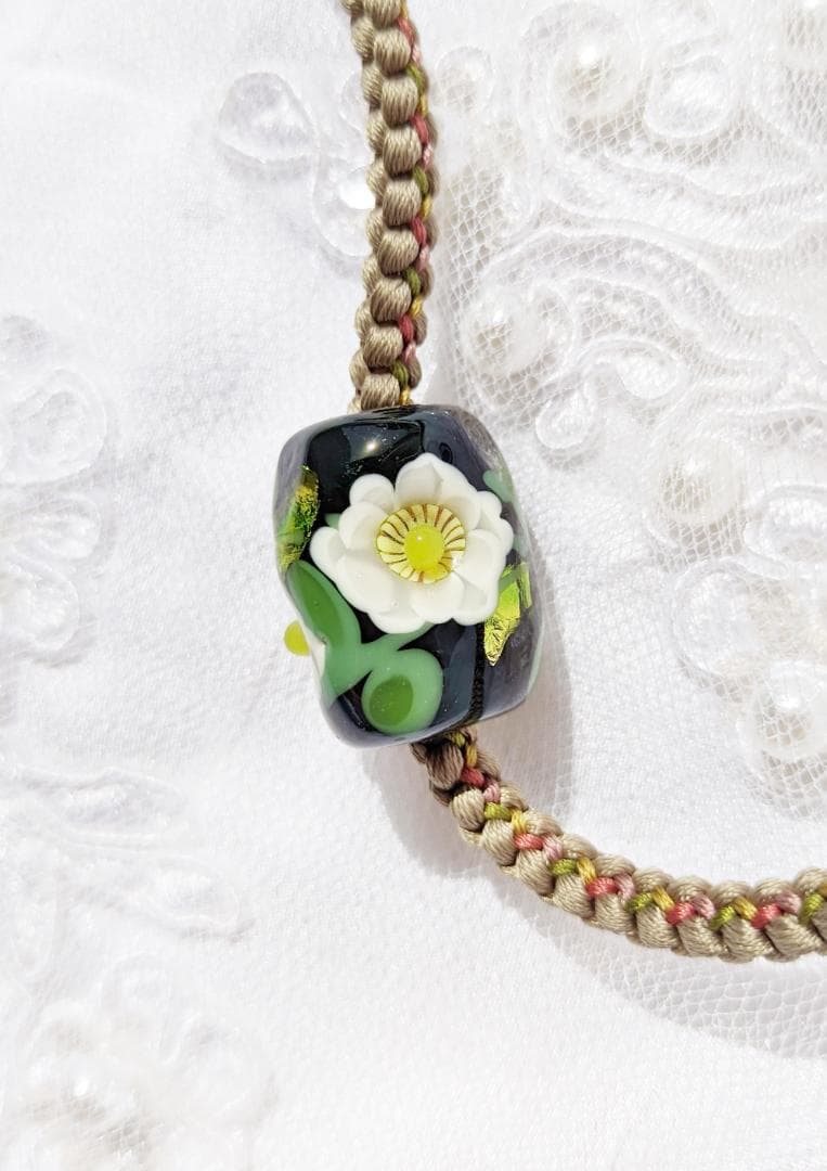 吉田正子トンボ玉（貳拾伍）　「江戸組み紐」ネックレス　ガラス玉に込めた日本画