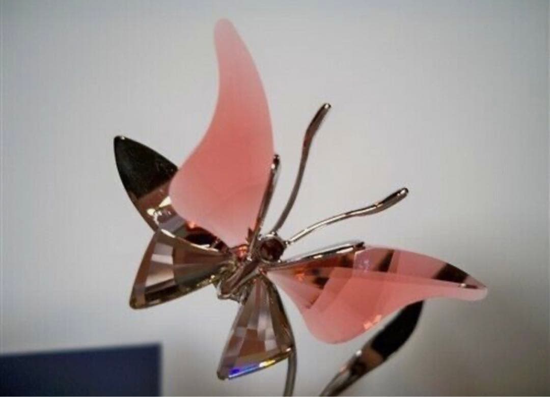 頂き物ですが使用予定が無いため　スワロフスキー出品致しました。