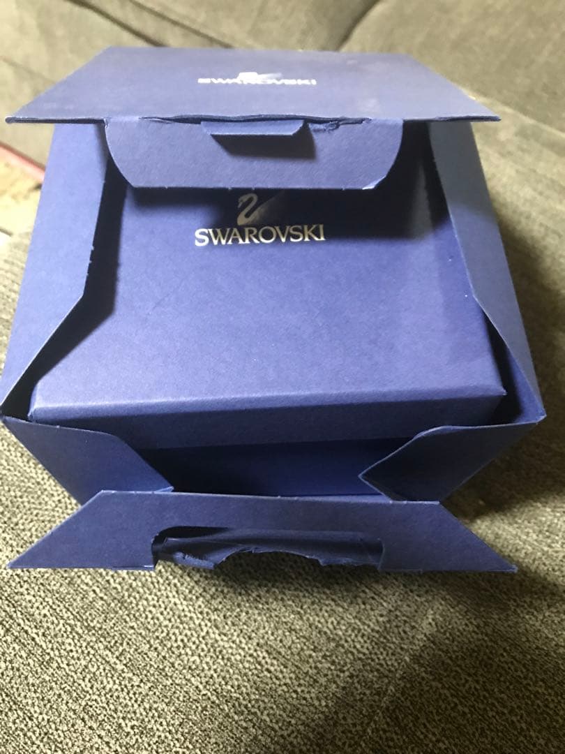 頂き物ですが使用予定が無いため　スワロフスキー出品致しました。