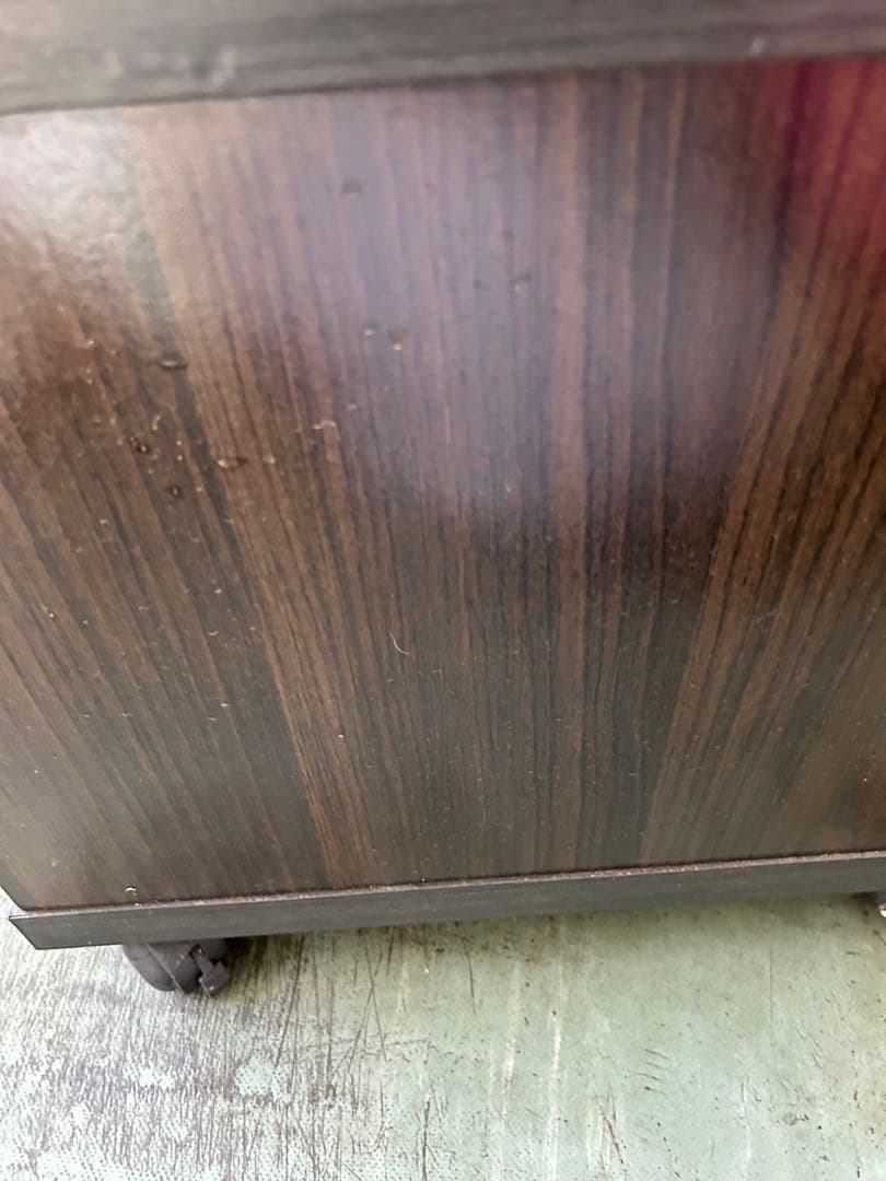 ダークブラウン　キャビネット