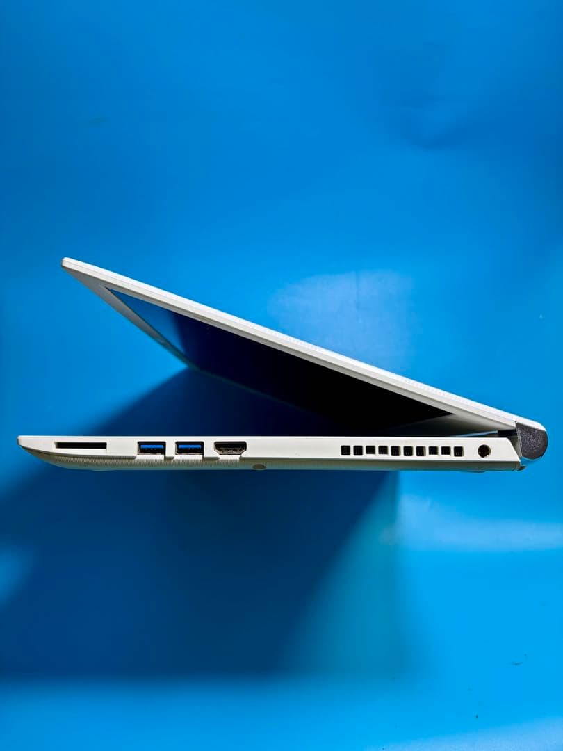 東芝 dynabook AZ65/GW i7-8550U SSD 2TB 32G