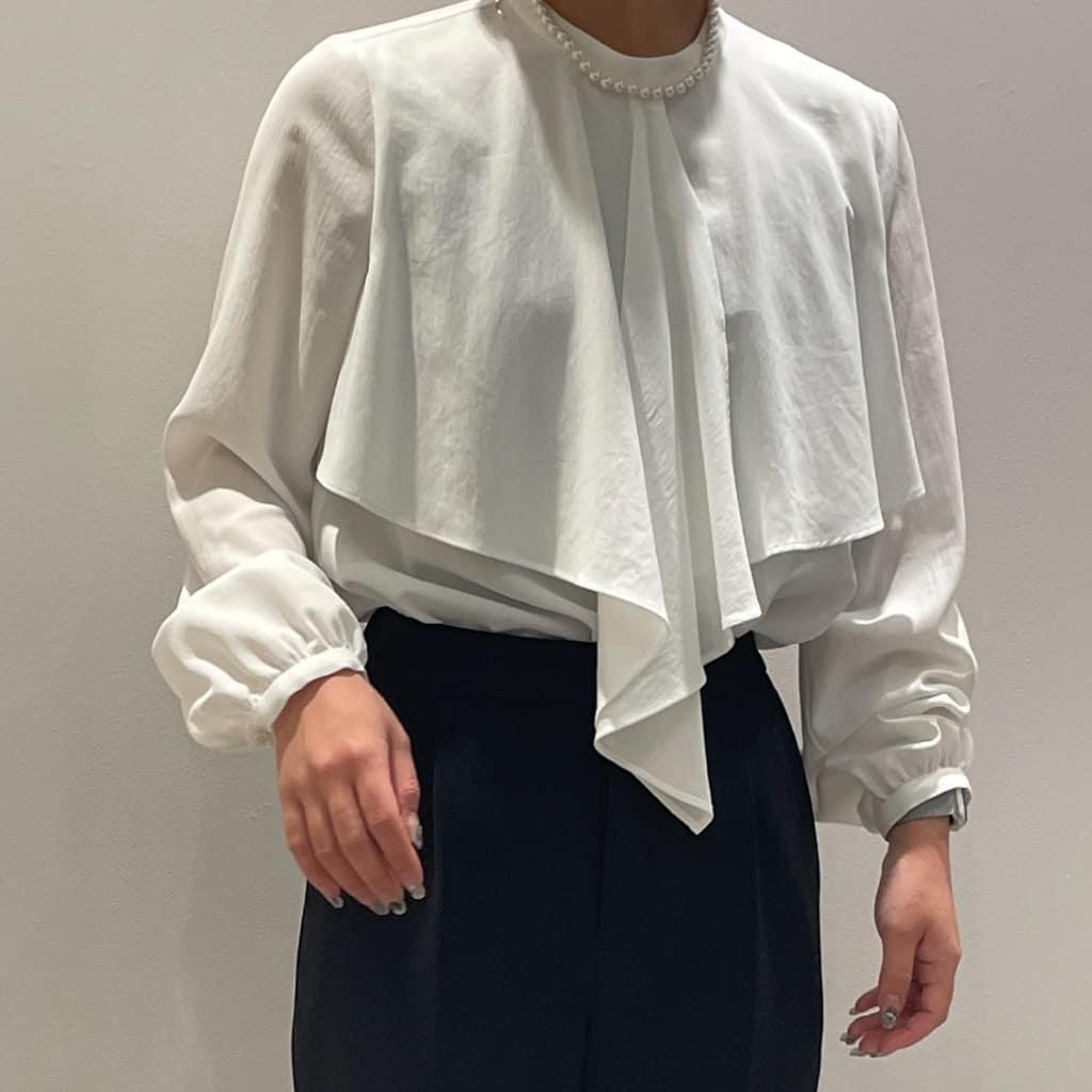 美品 ユナイテッドアローズ TOKYO 2万円 フロントフリルのブラウス 351