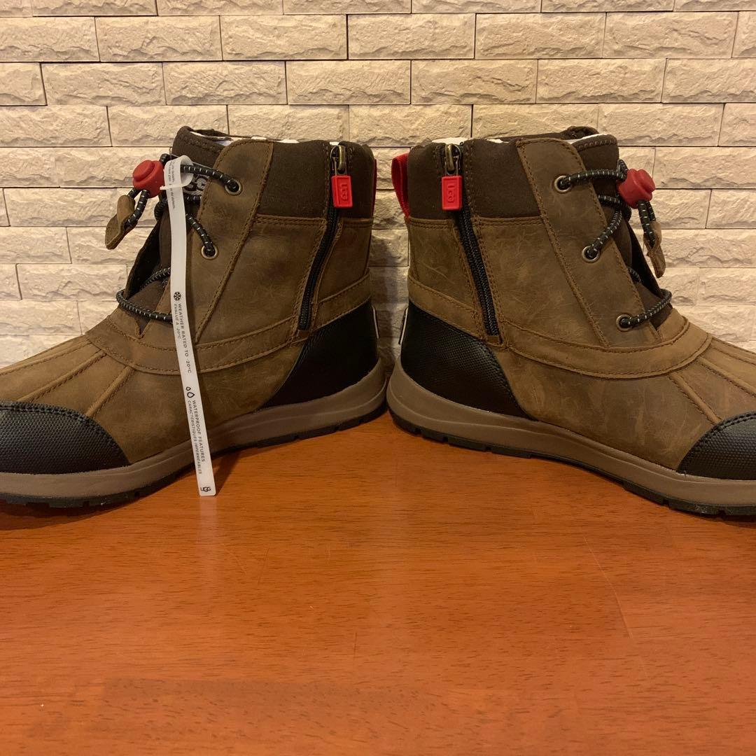【新品・未使用】UGG ブーツ　ウォータープルーフ　ブラウン　サイズ24.5cm