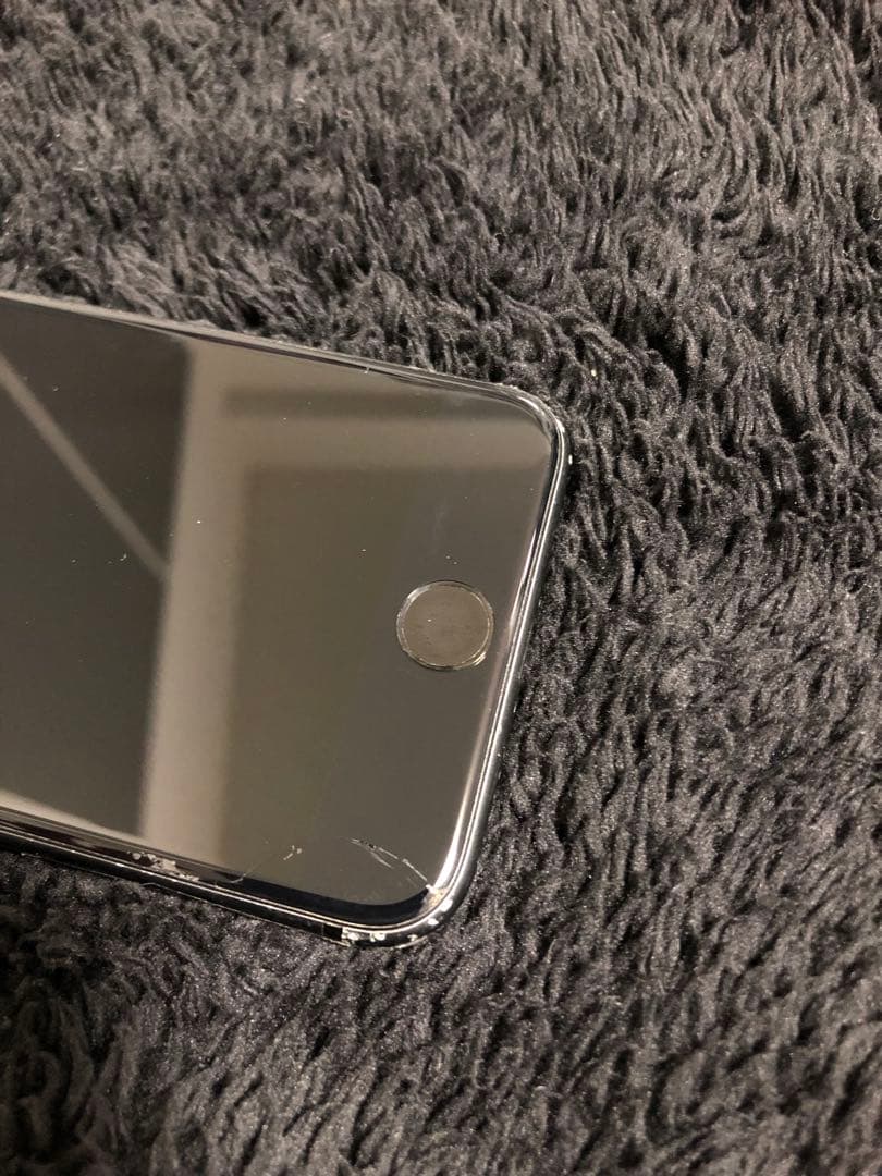 iPhone8/64G/スペースグレー 画面・背面ひび割れあり