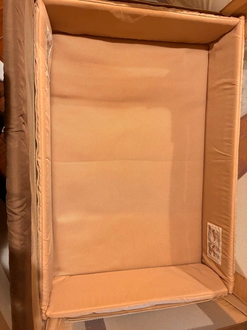 アップリカ　ベビーベッド ココネルエアー