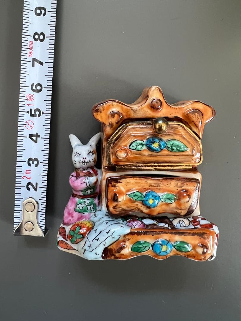 【ビンテージ】うさぎドレッサーのリモージュボックス