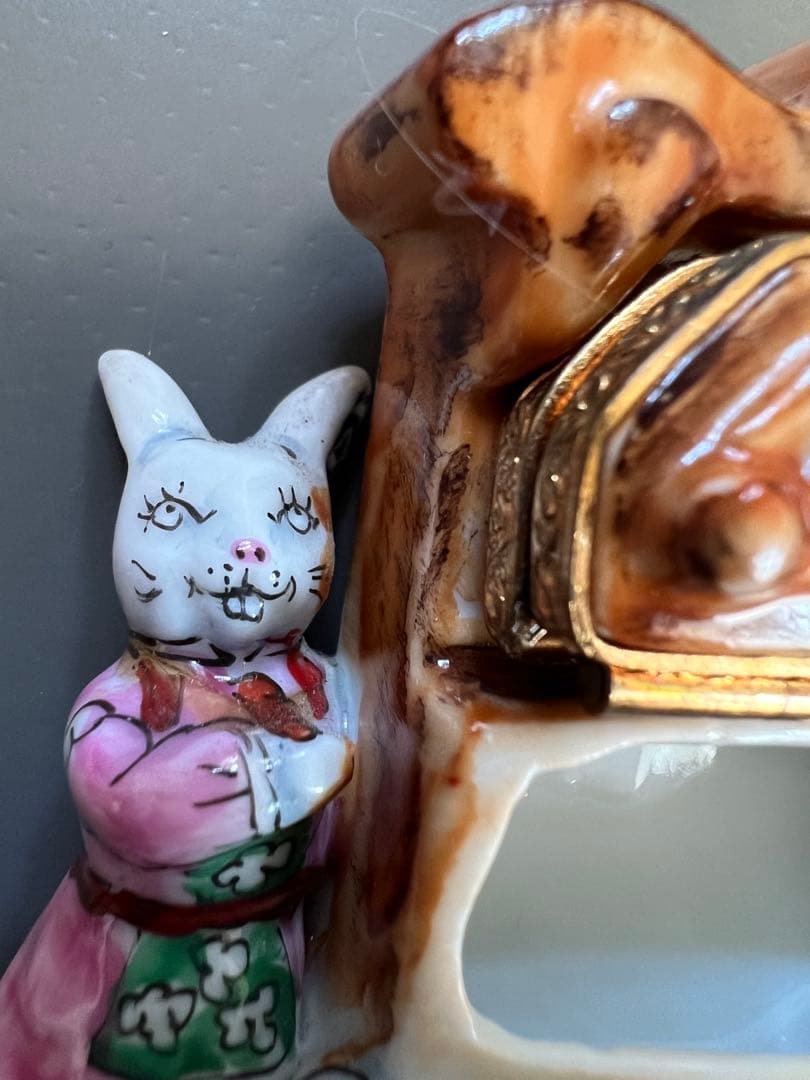 【ビンテージ】うさぎドレッサーのリモージュボックス