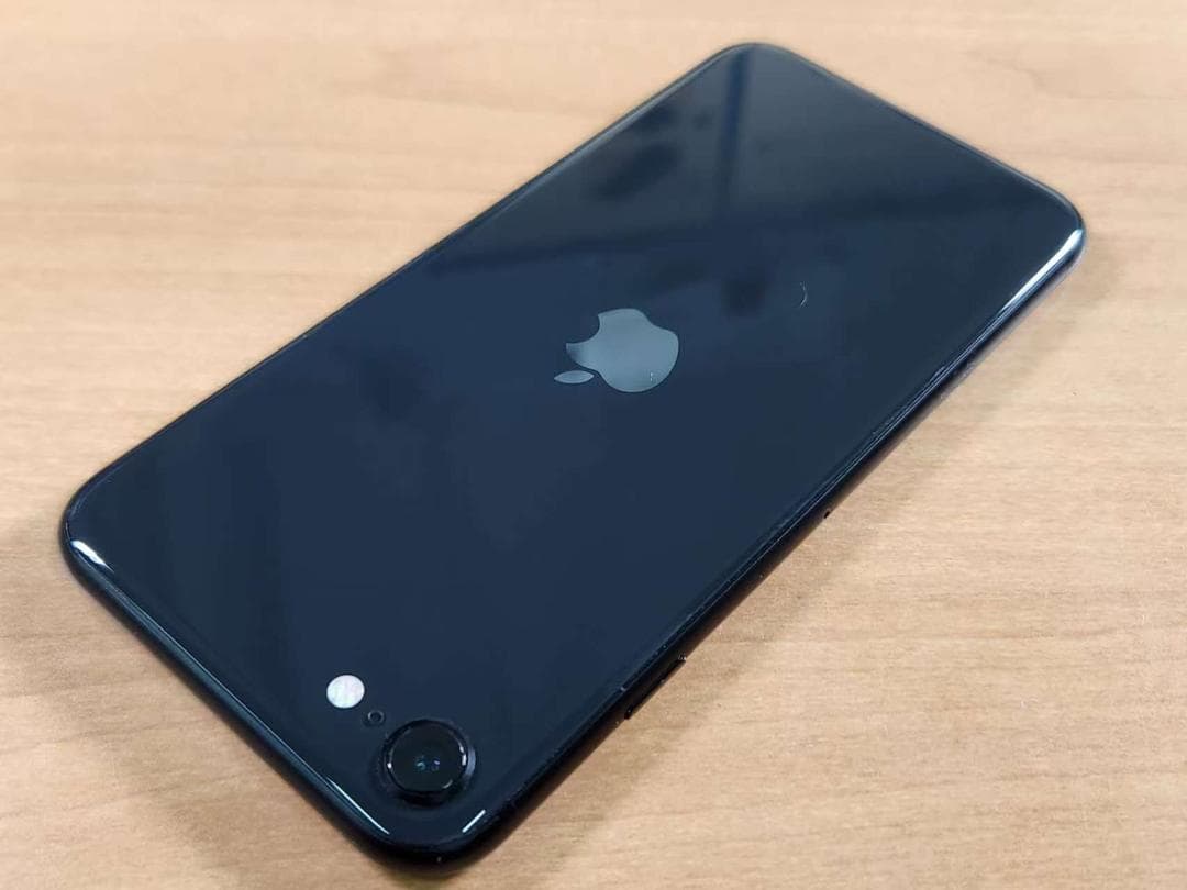 020500H iPhone SE 第2世代A2296 64GB 最大容量82%