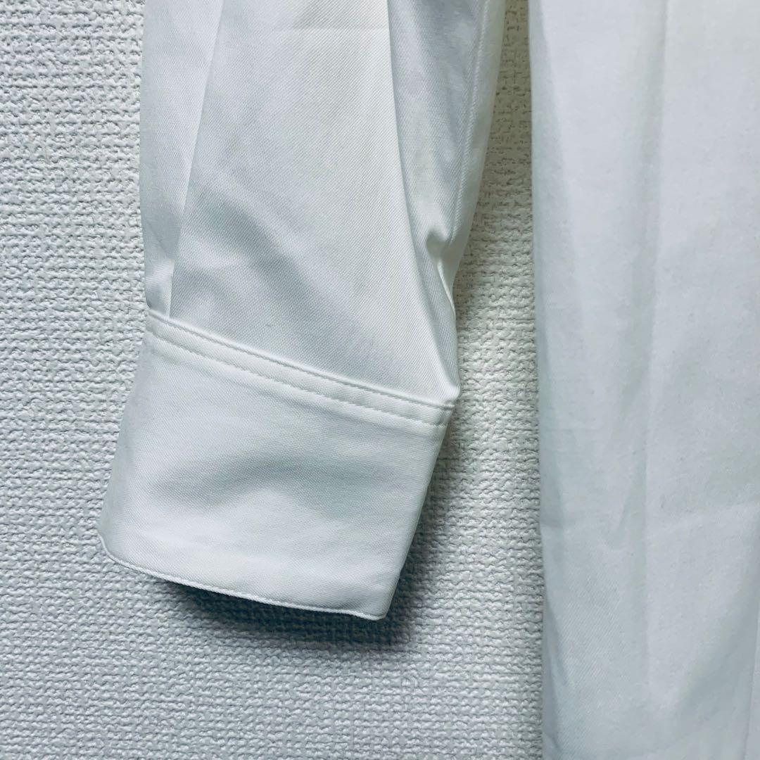 美品　OUR シワになりにくい胸元切り替えロングシャツ　ホワイト