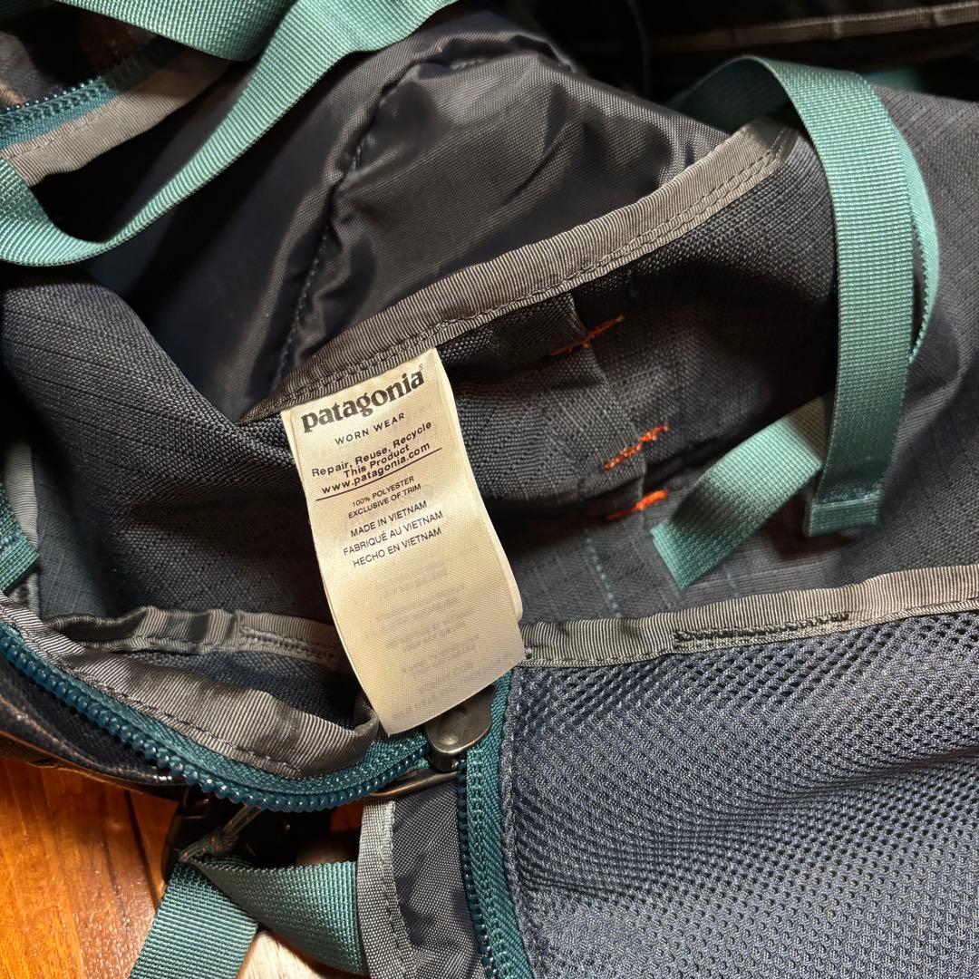 patagonia ブラックホール ダッフル90L ネイビー