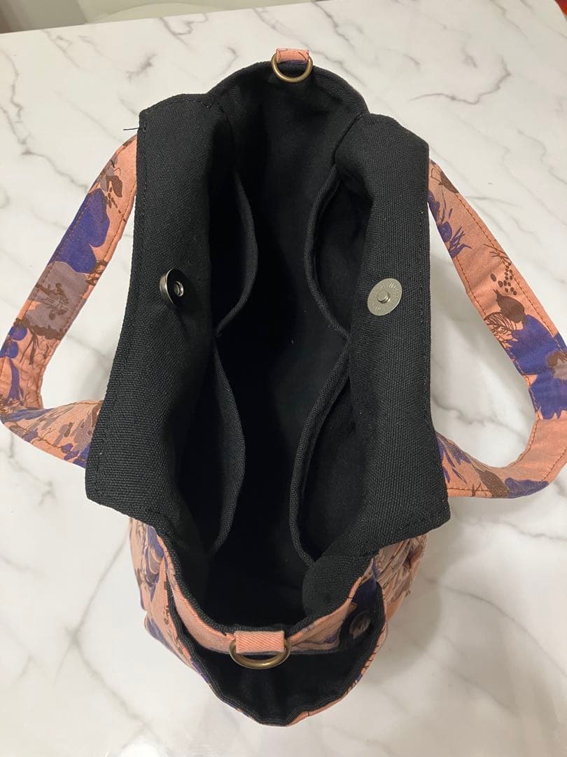 830 アッコちゃん大きめ　英字デニムリメイクバック　ハンドメイド　2点