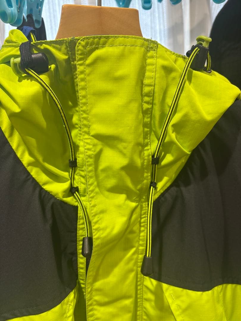 NIKE ナイキ　acg アウター　未使用にた近い　L