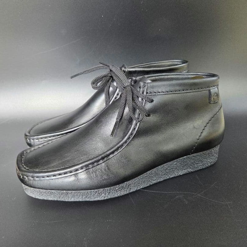 新品 CLARKS ワラビー レザー 革靴 クレープソール 26.5㎝