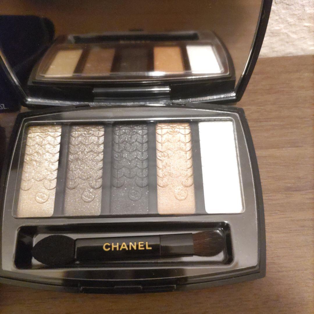 CHANEL＊ルミエール　グラフィック＊　アイシャドウ限定